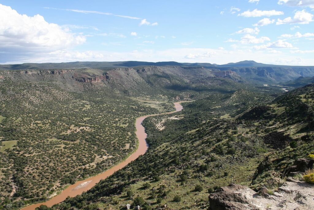 View of the Rio Grande from the Overlook Park at White Rock. 2006.